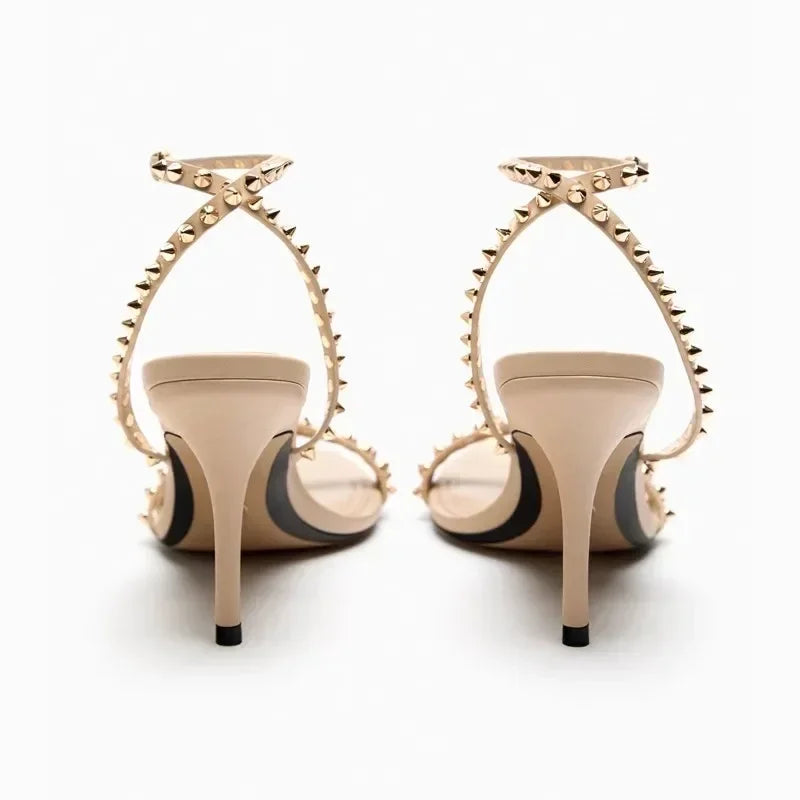 נעלי עקב – יעל